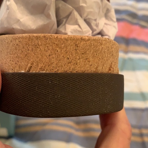 ⭐️ Revitalign women’s 7 purple Excursion sandals NWT - Picture 8 of 9